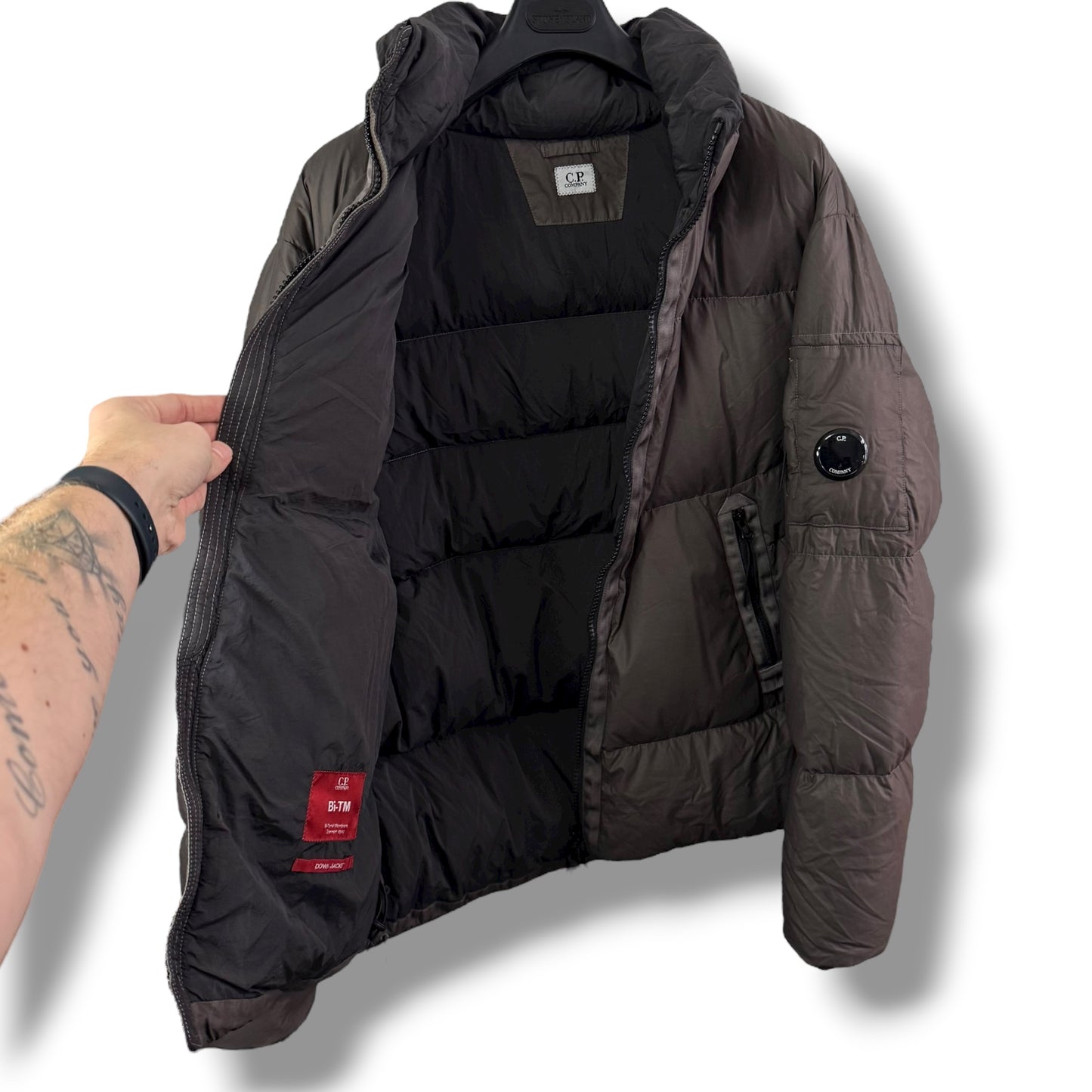 CP Company Bi-TM Puffer Jacket (XL, 26”)