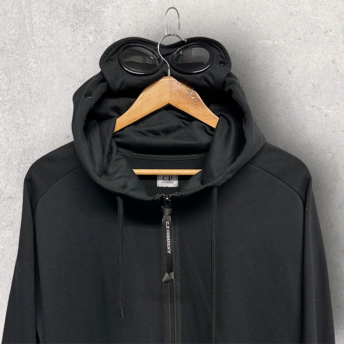 CP Company Goggle Zip Hoodie (XL, 25”)