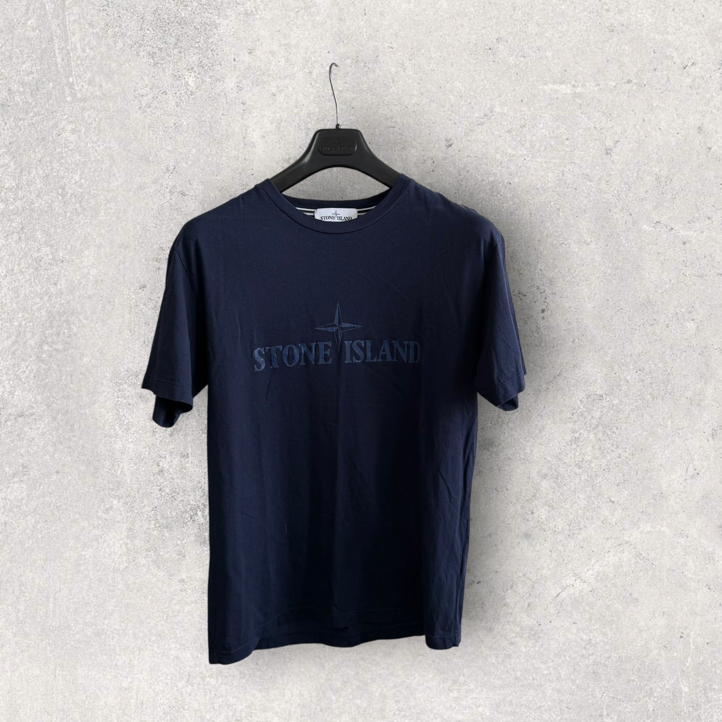 Stone Island T-shirt (L, 21”)