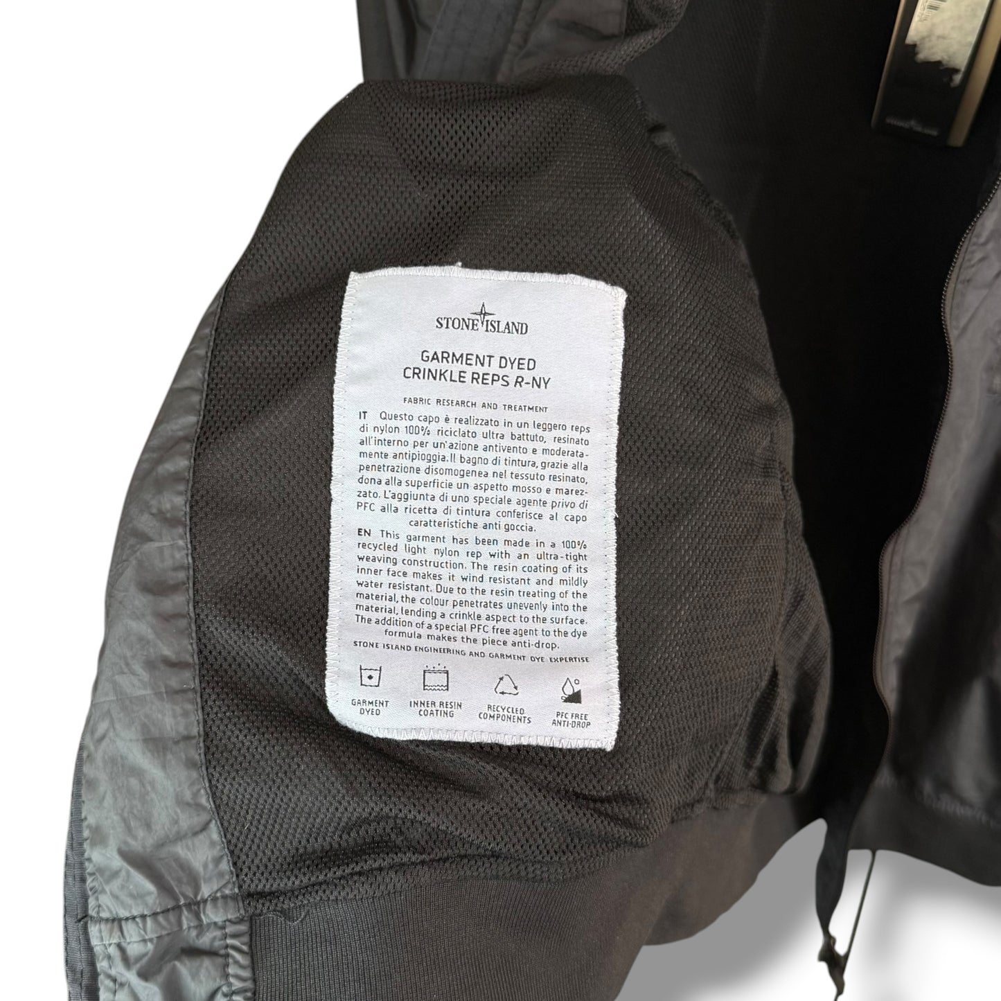 Stone Island Garment Dyed Crinkle Reps R-NY (M, 22”)