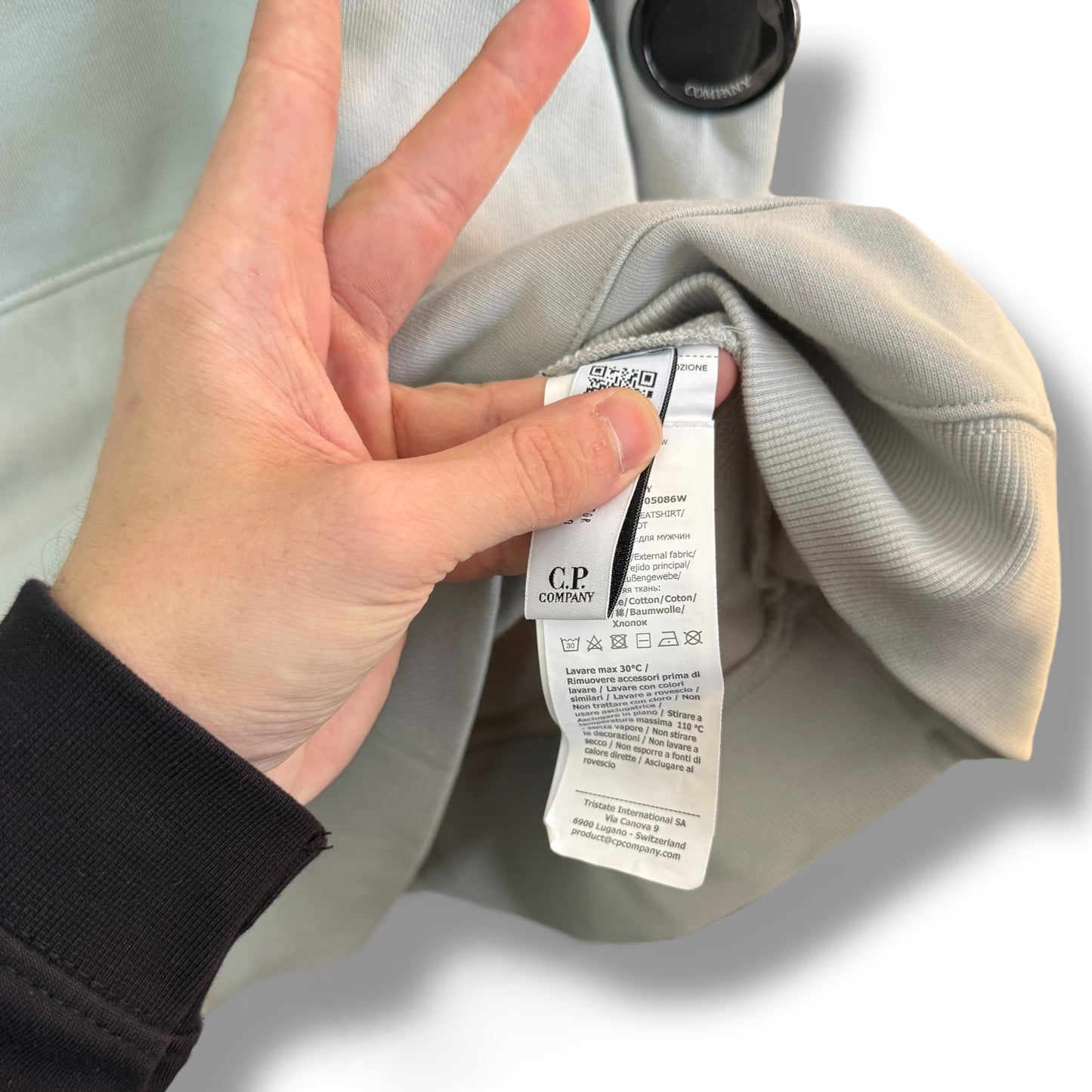 CP Company Hoodie (XXL, 26.5”)