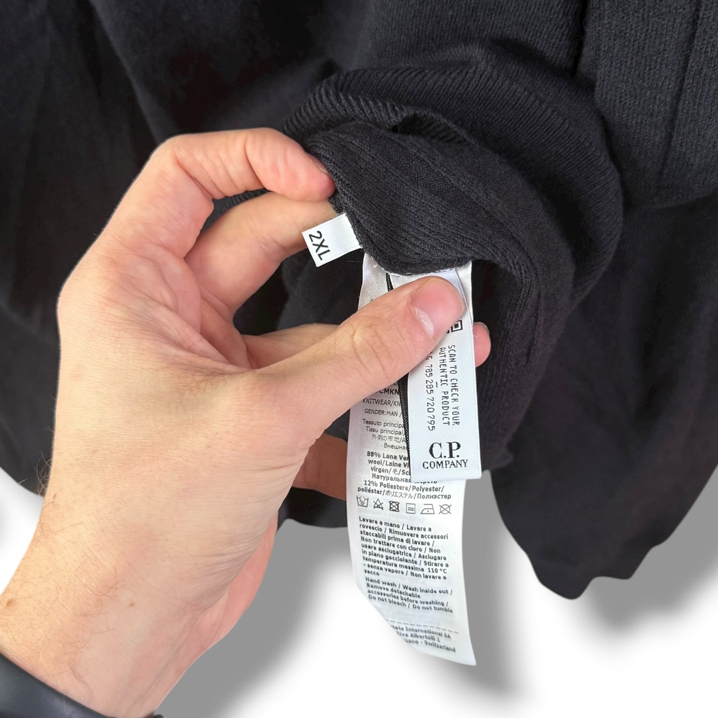 CP Company 1/4 Zip Knit (XXL, 26”)