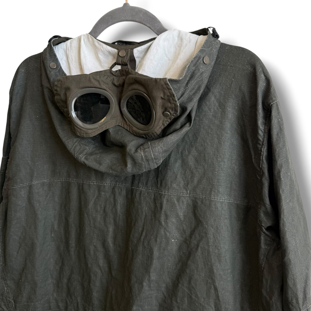 CP Company Watch Viewer Plated Linen (XL, 24”)