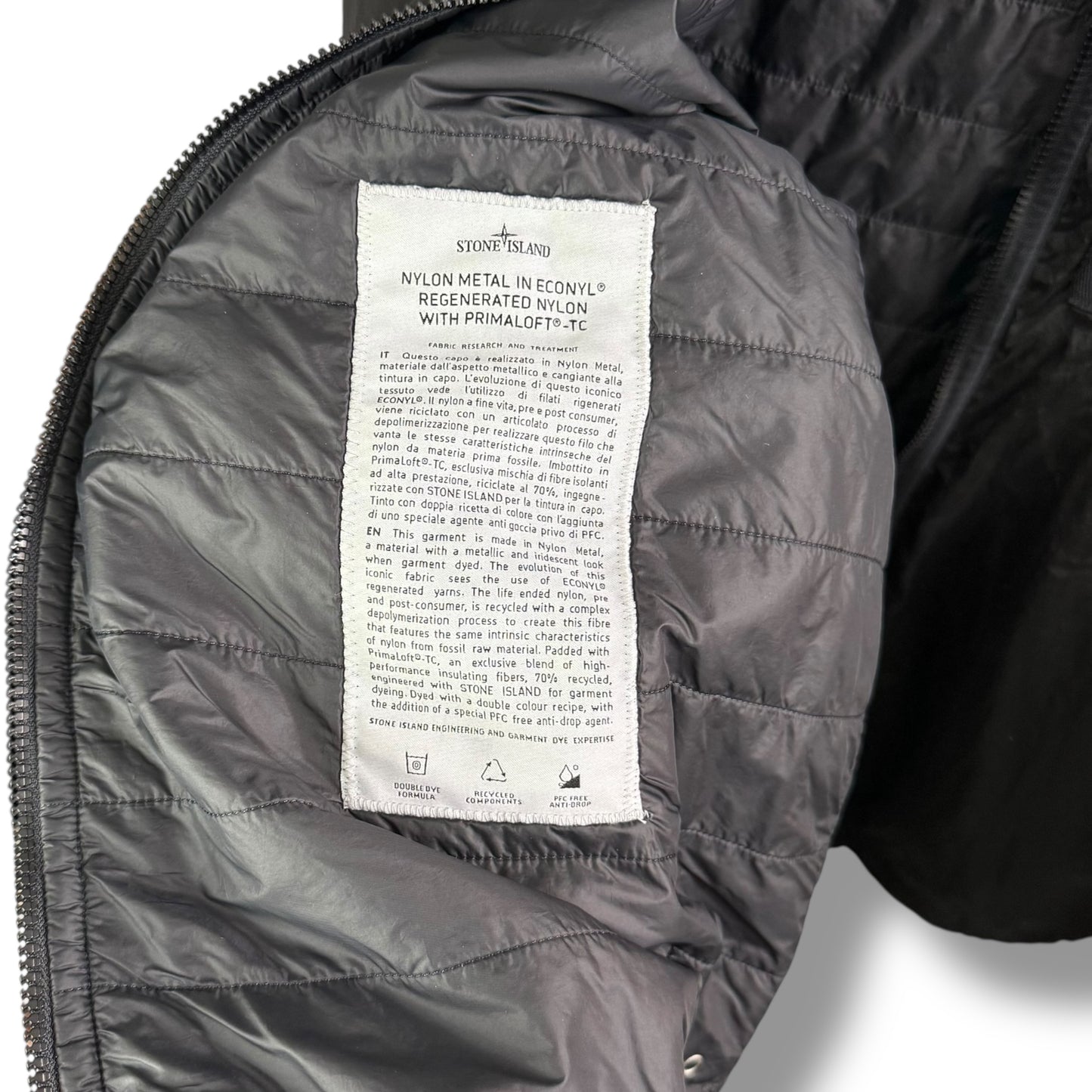 Stone Island Nylon Metal In Econyl Regenerated Nylon With Primaloft-TC (3XL, 28”)