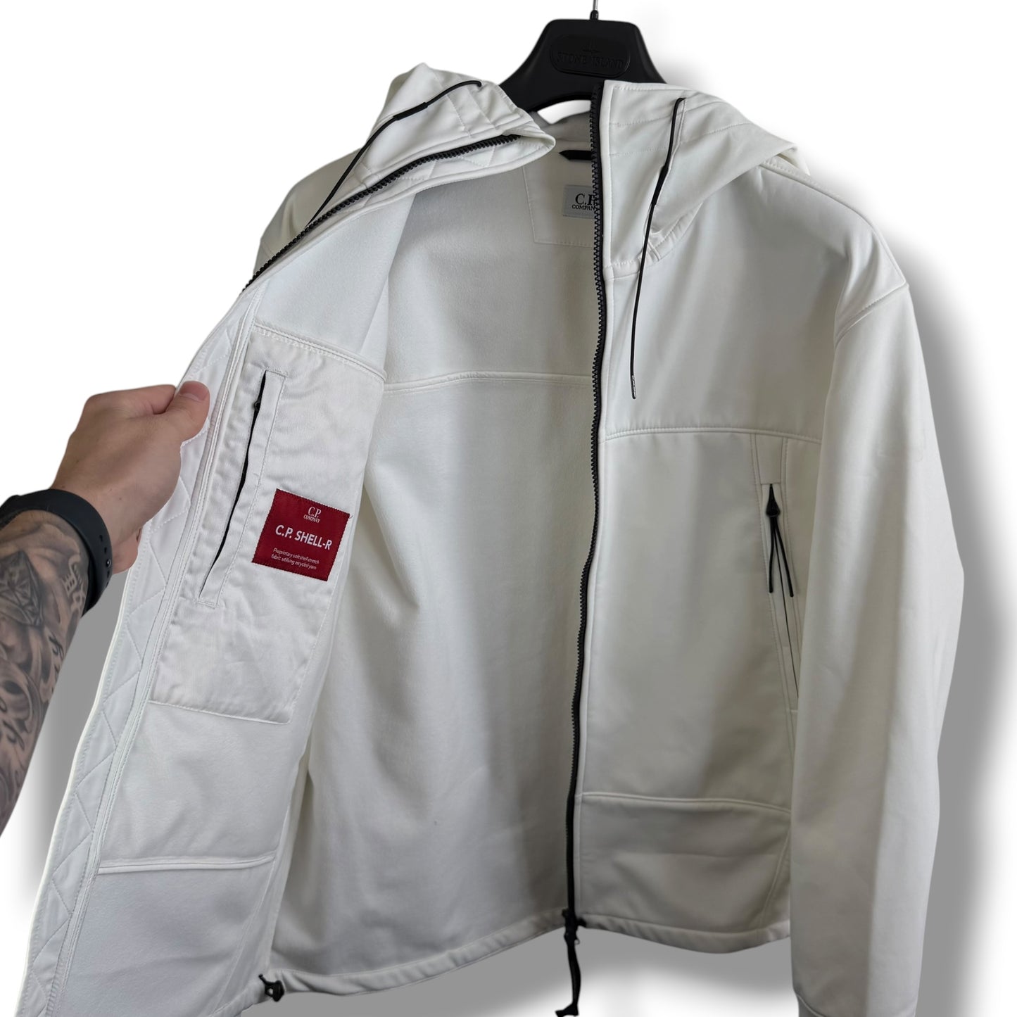 CP Company Goggle Soft Shell (XL, 25”)