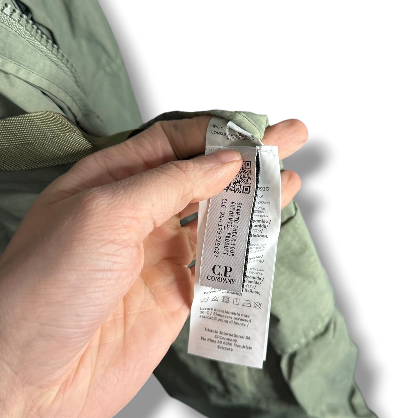 CP Company Flatt Nylon Reversible Hooded Jacket (2XL, 26”)