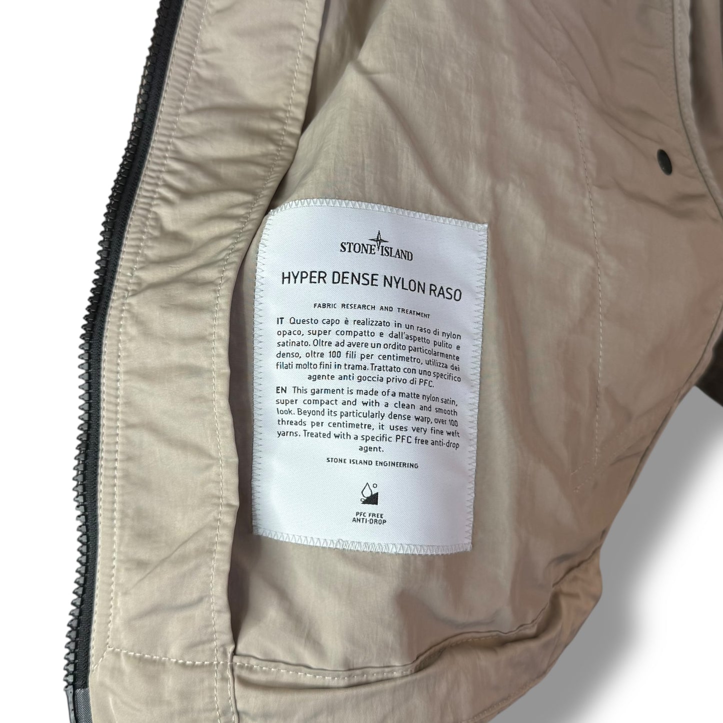 Stone Island Hyper Dense Nylon Raso (XL, 25.5”)