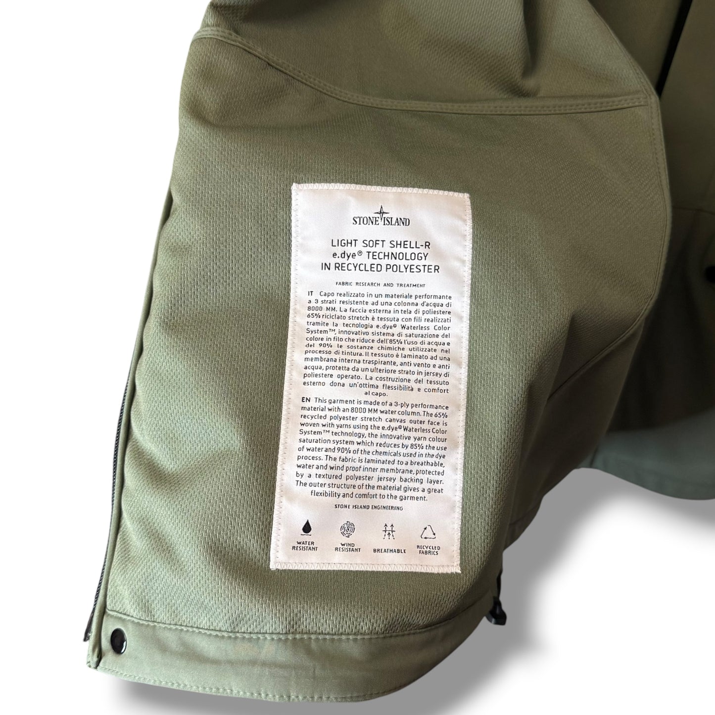 Stone Island Light Soft Shell-R (XL, 24.5”)