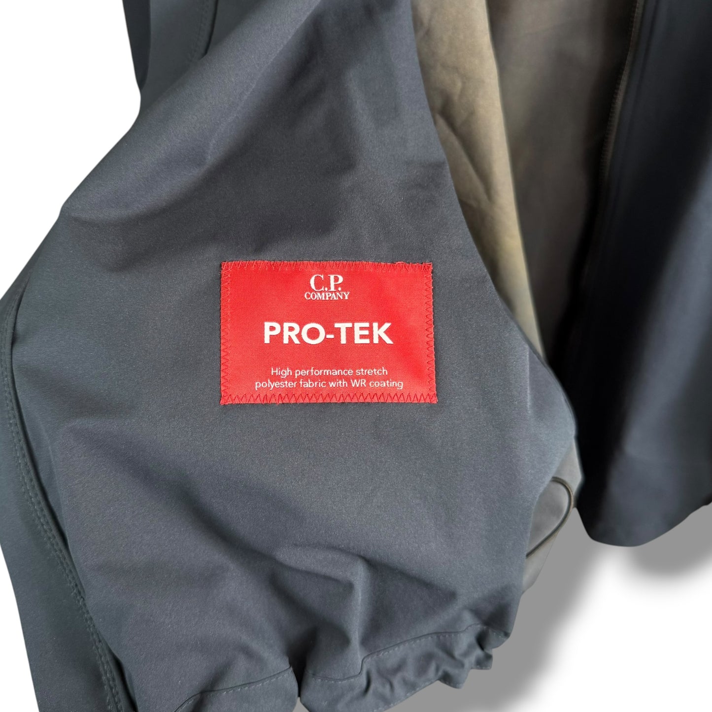 CP Company Pro Tek Windbreaker (50, 22.3”)
