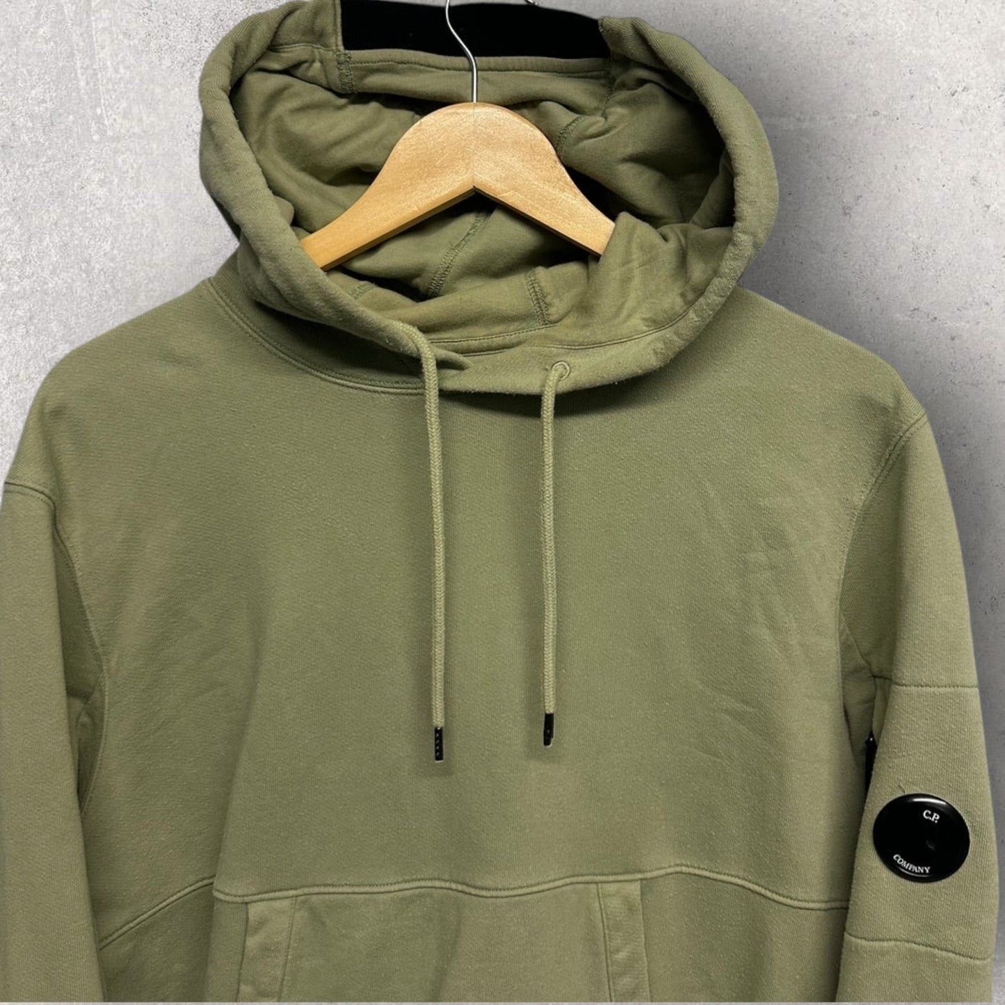 CP Company Hoodie (L, 22”)