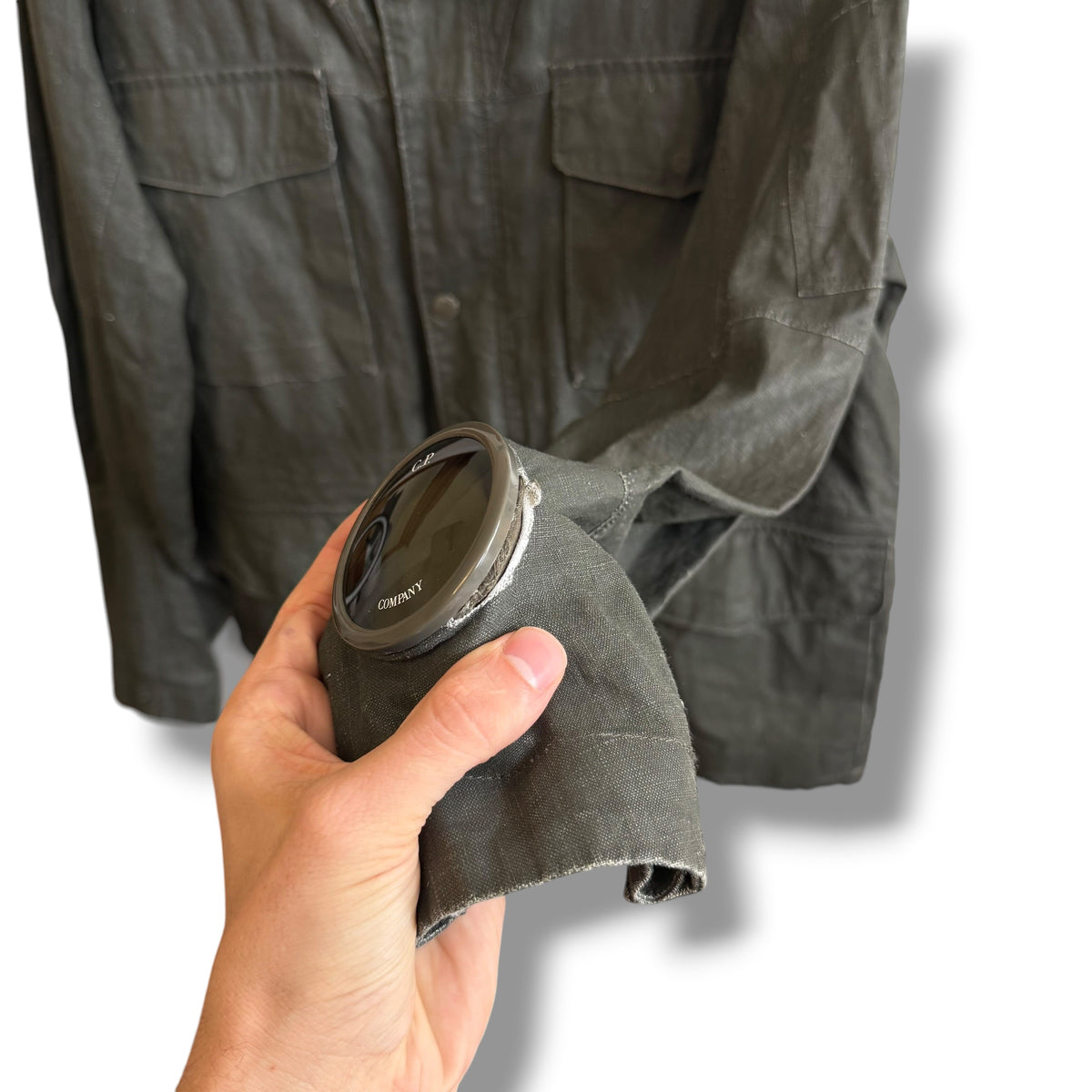 CP Company Watch Viewer Plated Linen (XL, 24”)