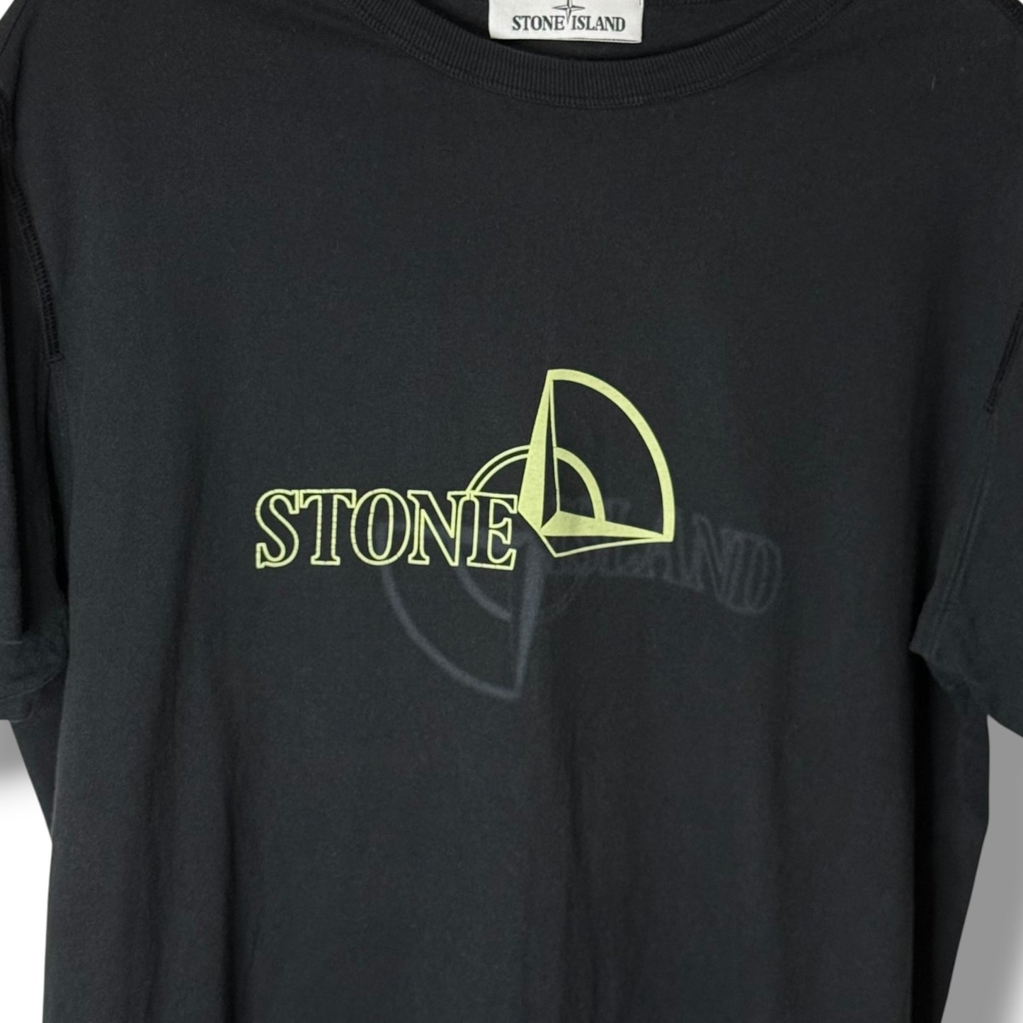 Stone Island T-Shirt (L, 21.5”)
